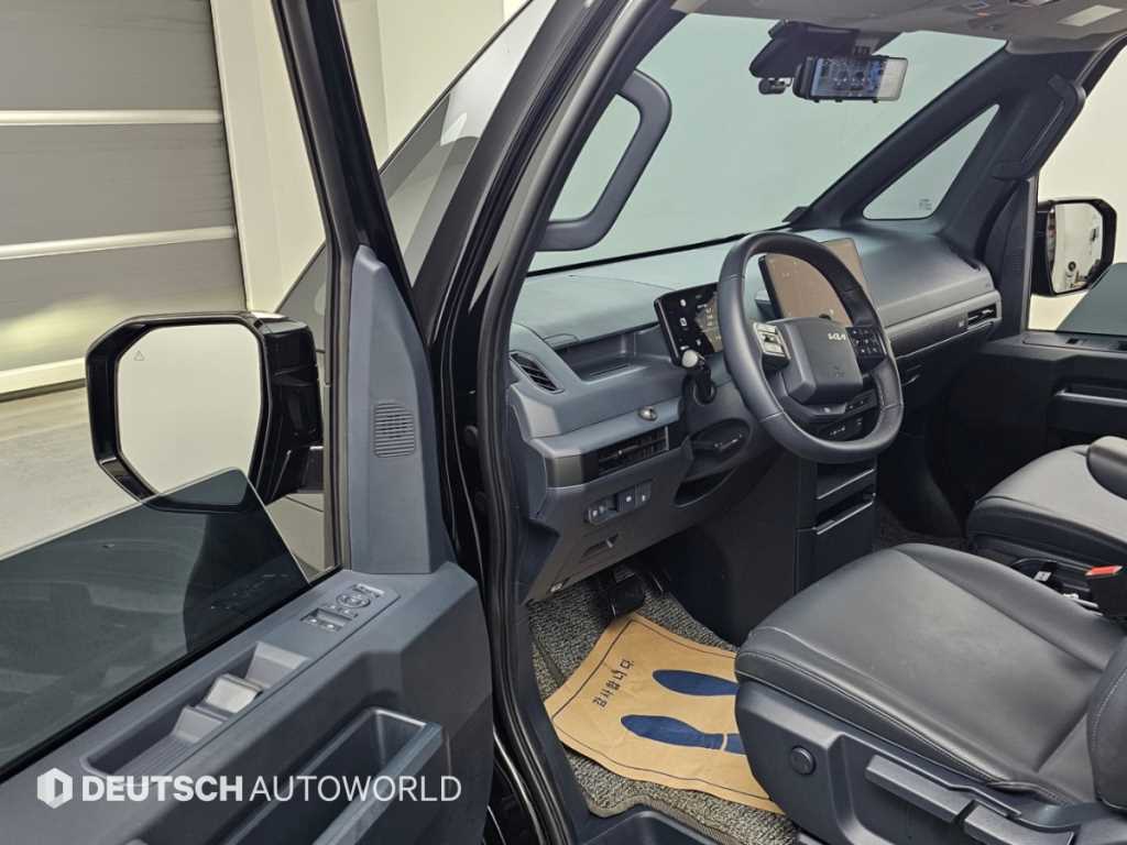 Kia PV5 — photo 11