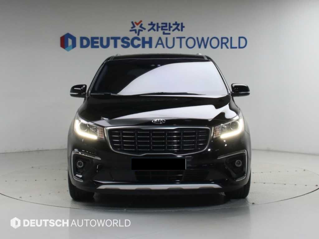Kia Carnival — photo 03