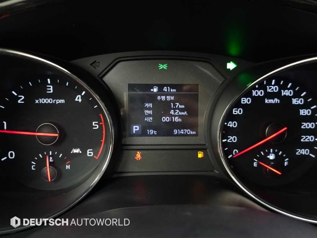 Kia Carnival — photo 09