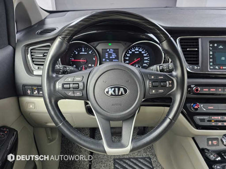 Kia Carnival — photo 13