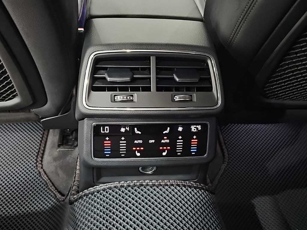 Audi A6 — photo 13