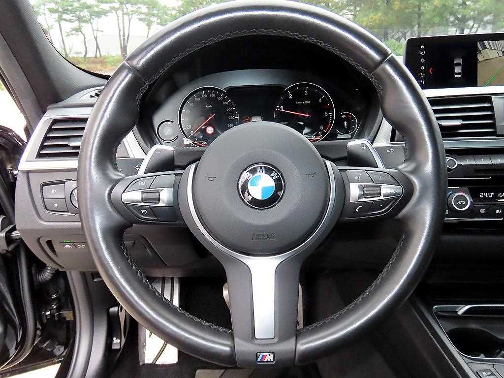 BMW 3-Series — photo 08