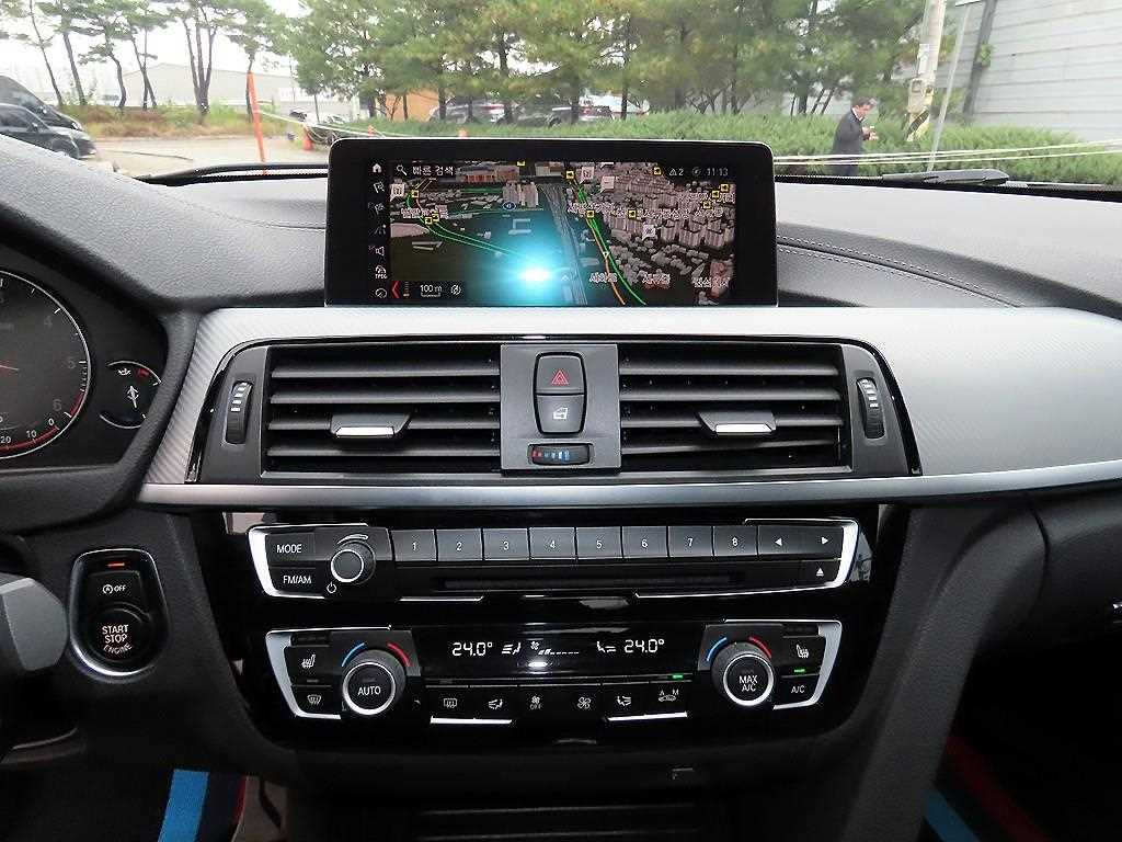 BMW 3-Series — photo 13