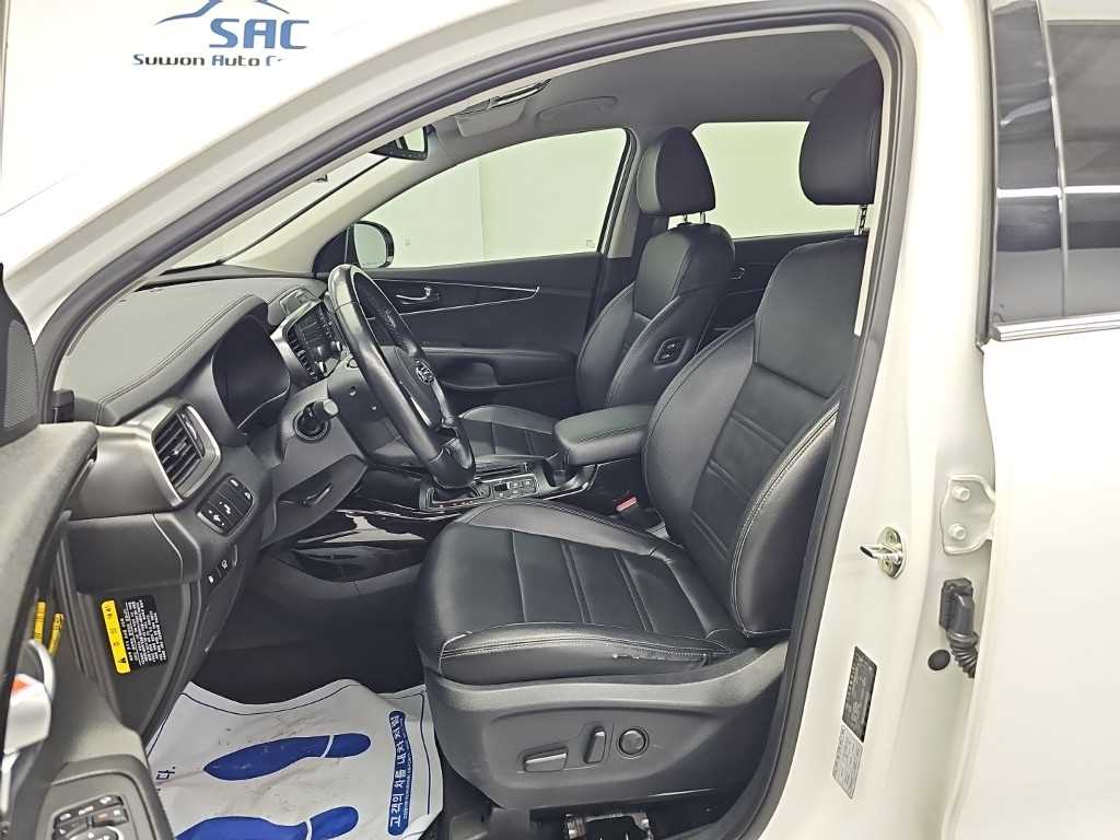 Kia Sorento — photo 11