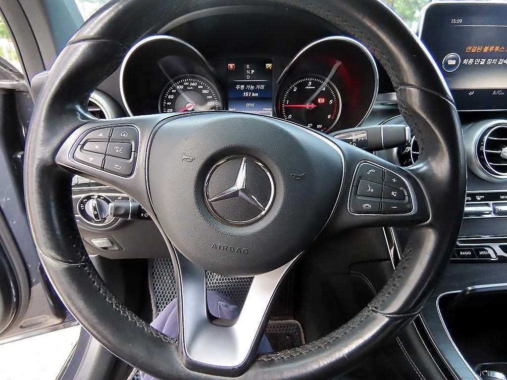 Mercedes-Benz GLC-Class — photo 08
