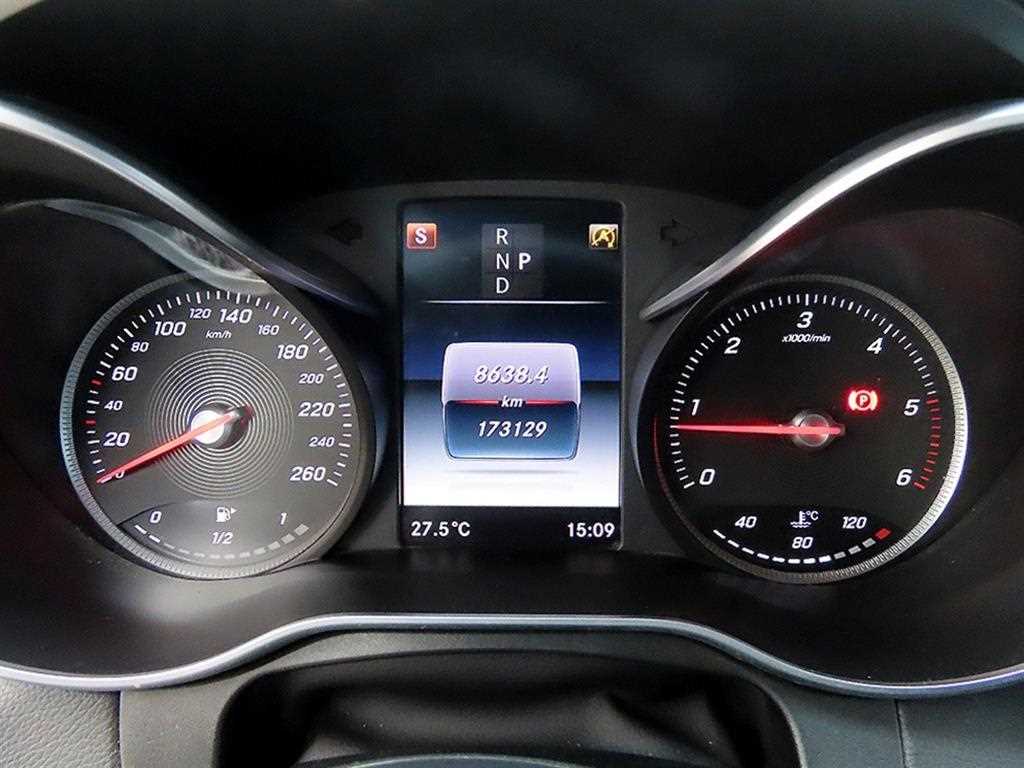 Mercedes-Benz GLC-Class — photo 09