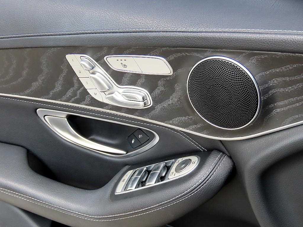 Mercedes-Benz GLC-Class — photo 11