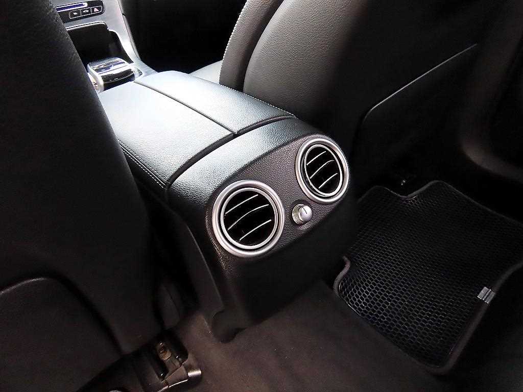 Mercedes-Benz GLC-Class — photo 15