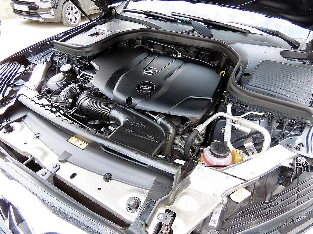 Mercedes-Benz GLC-Class — photo 19