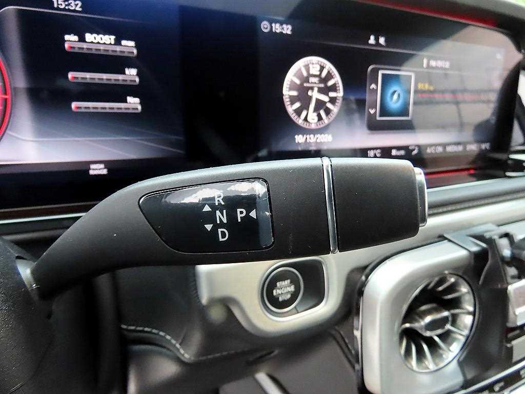 Mercedes-Benz G-Class — photo 10