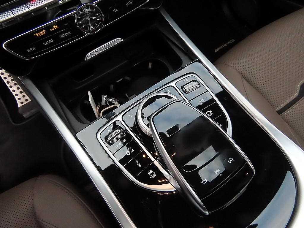 Mercedes-Benz G-Class — photo 12