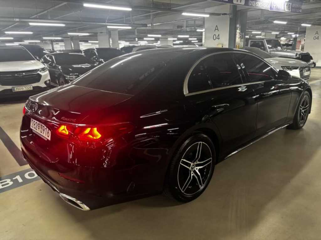 Mercedes-Benz E-Class — photo 03