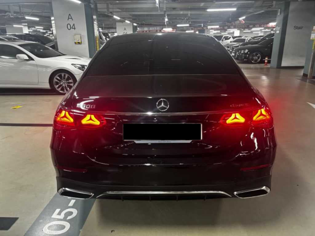 Mercedes-Benz E-Class — photo 04