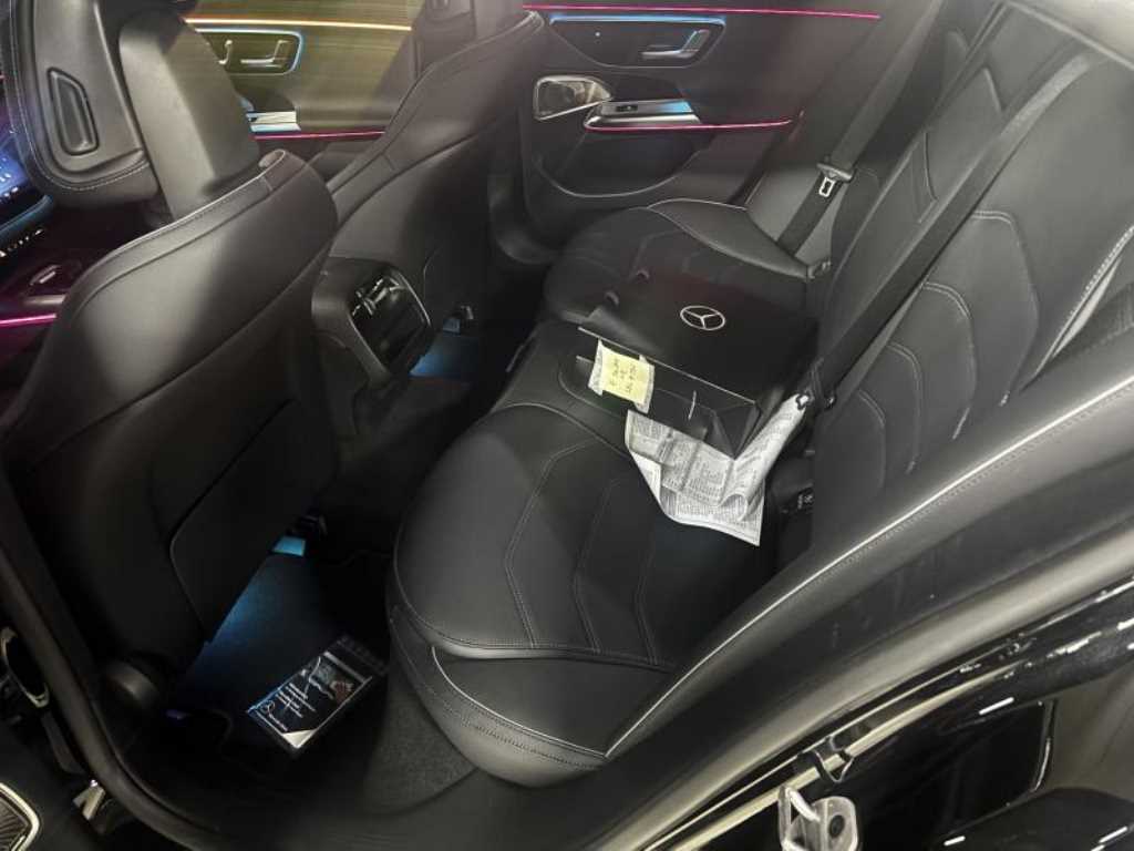 Mercedes-Benz E-Class — photo 06