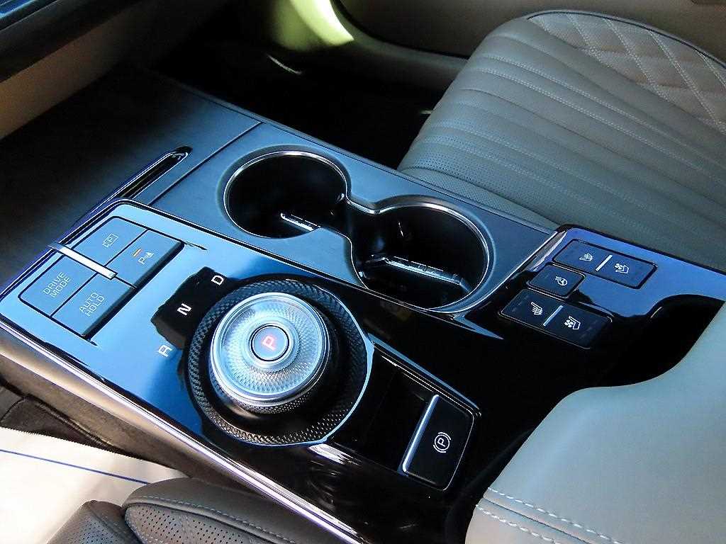 Kia K8 — photo 11