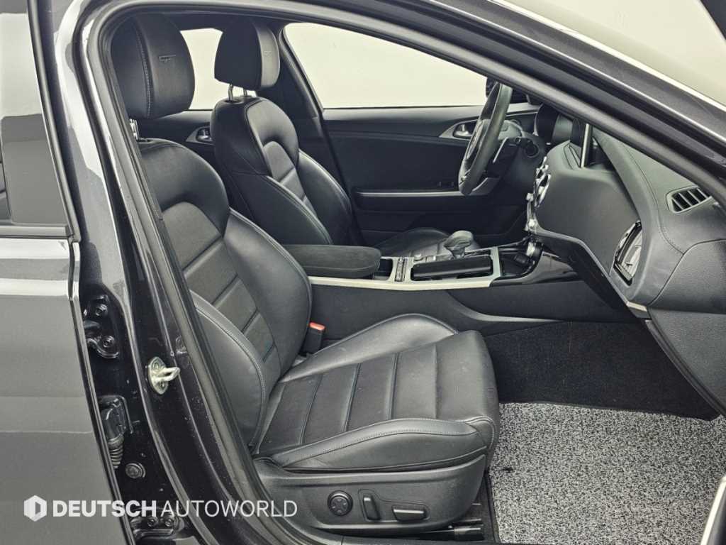 Kia Stinger — photo 10