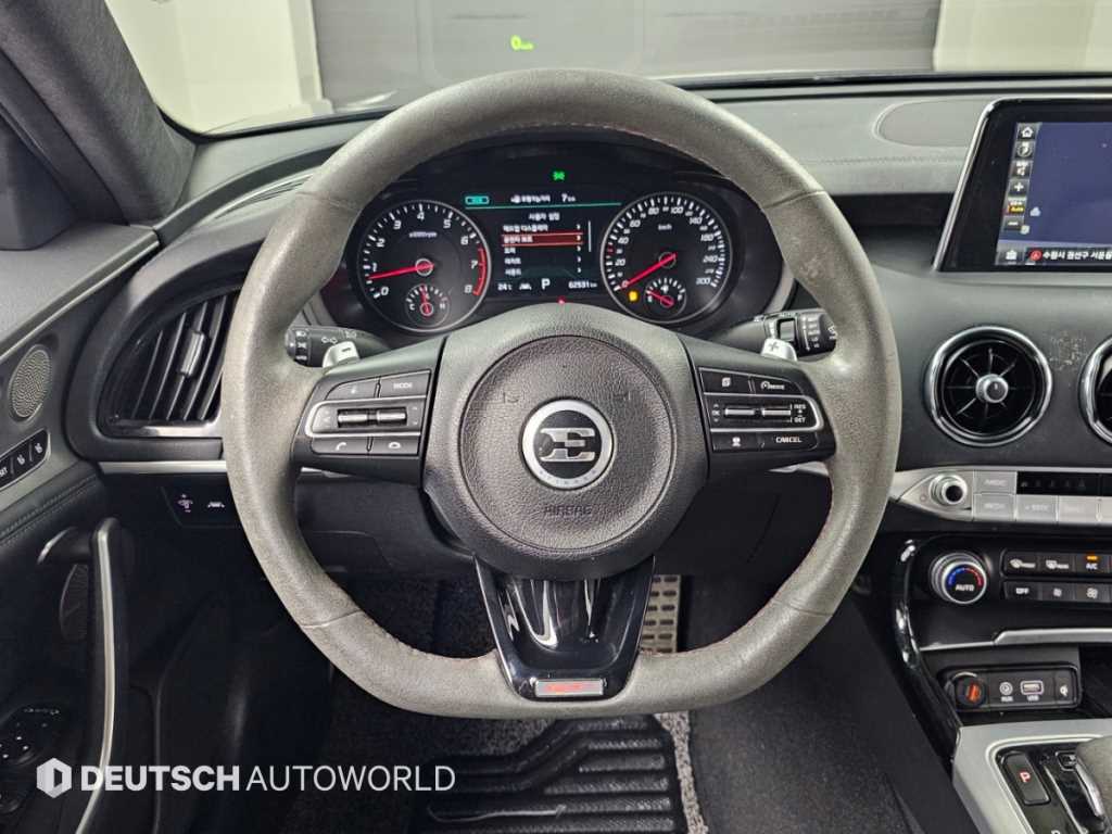 Kia Stinger — photo 13