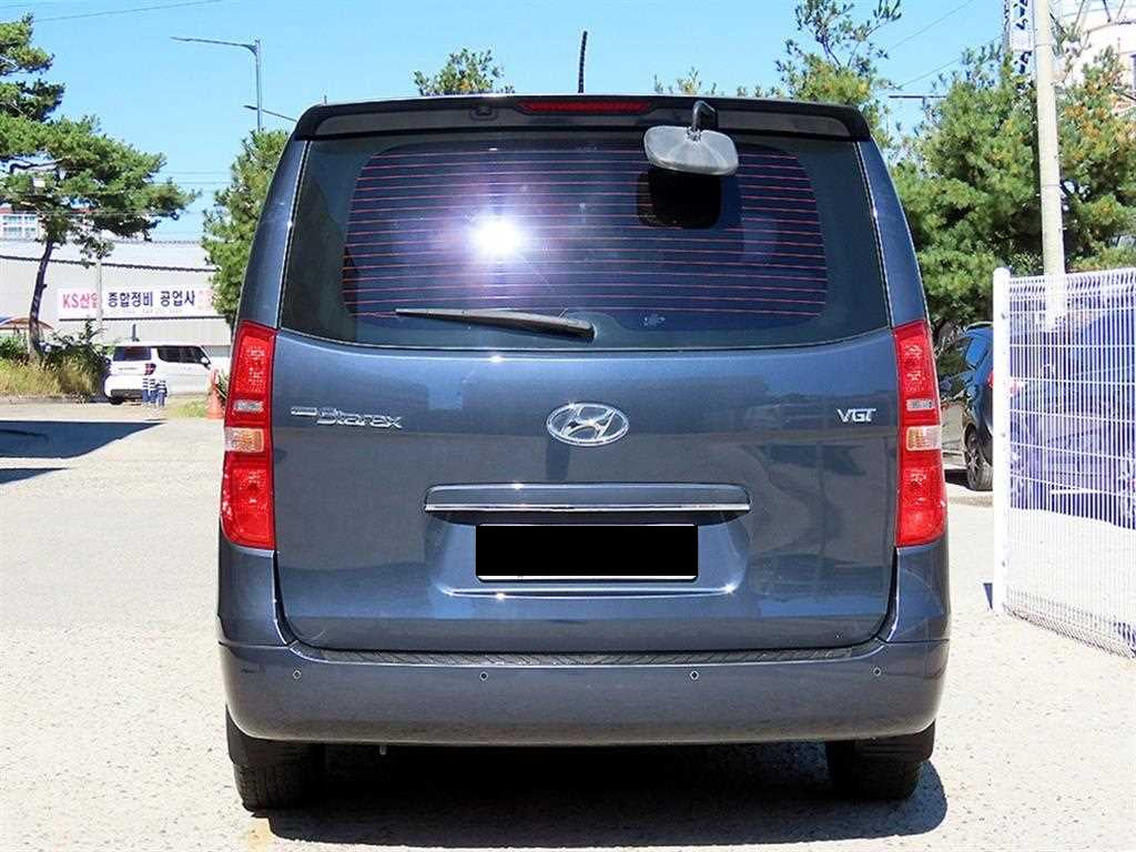 Hyundai Starex — photo 04