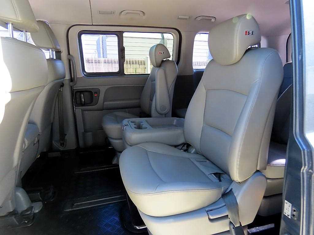 Hyundai Starex — photo 06