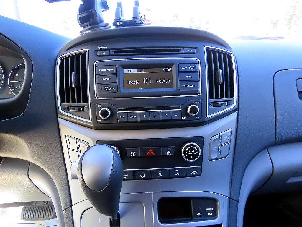 Hyundai Starex — photo 14