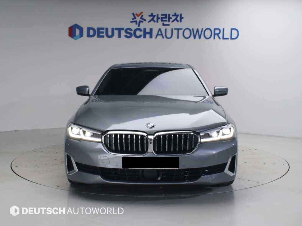 BMW 5-Series — photo 03