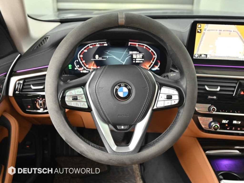 BMW 5-Series — photo 13