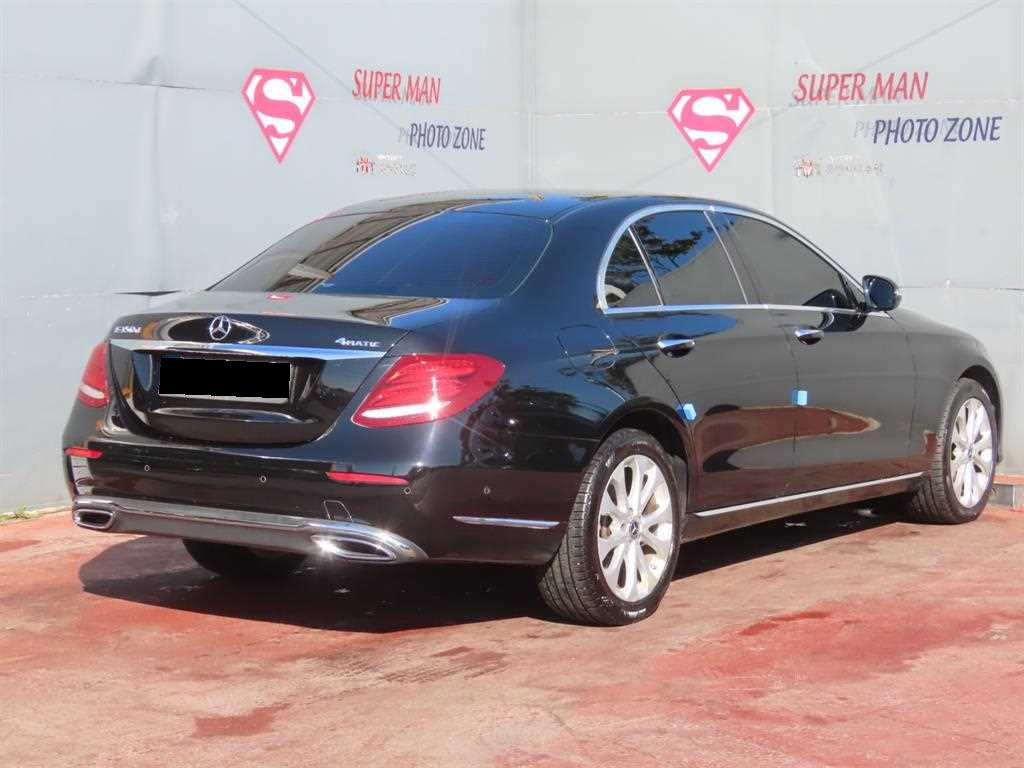 Mercedes-Benz E-Class — photo 03
