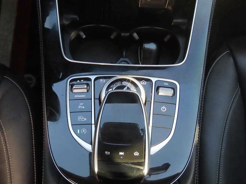 Mercedes-Benz E-Class — photo 13