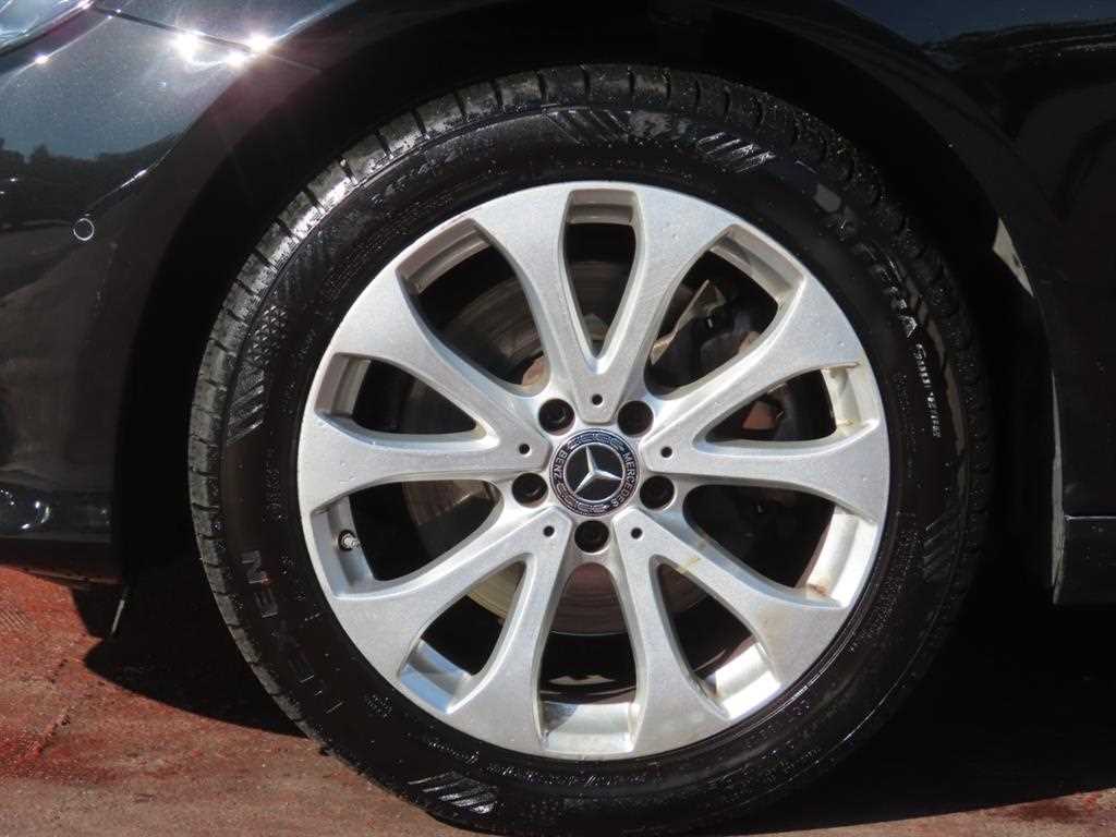 Mercedes-Benz E-Class — photo 20