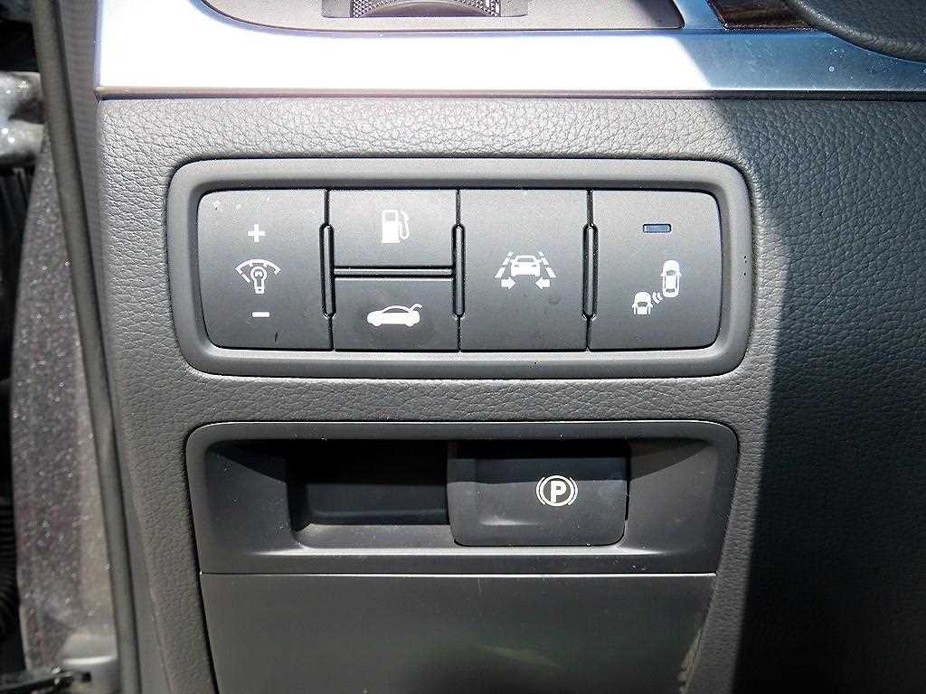 Genesis G80 — photo 12