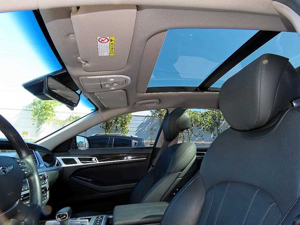Genesis G80 — photo 18