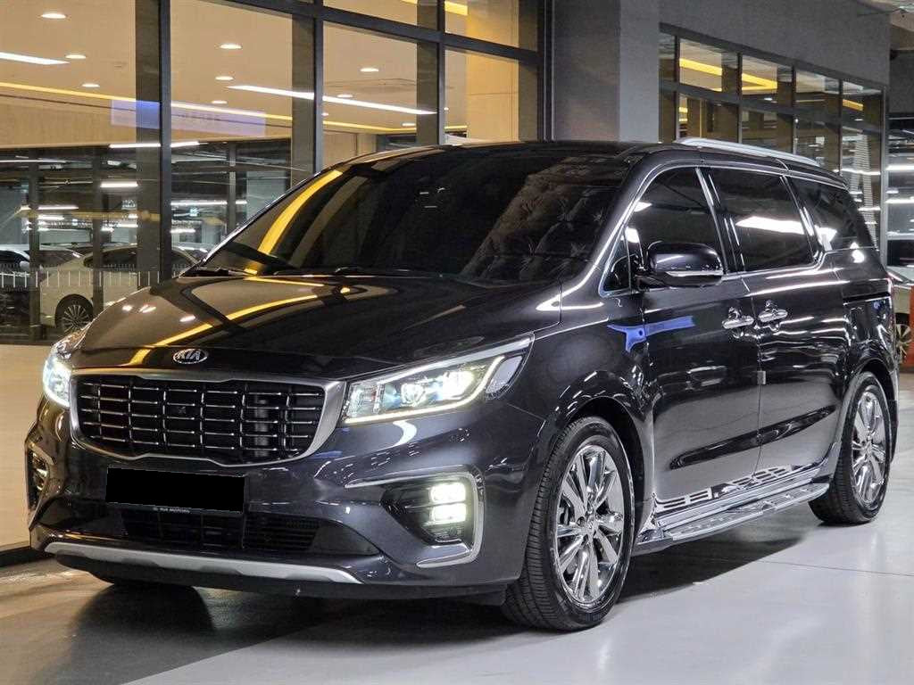 Kia Carnival — photo 01