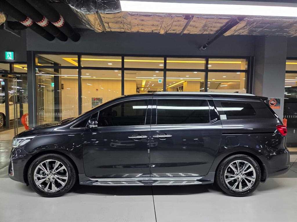 Kia Carnival — photo 04
