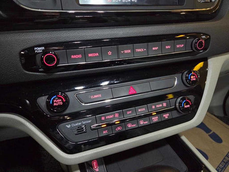 Kia Carnival — photo 13