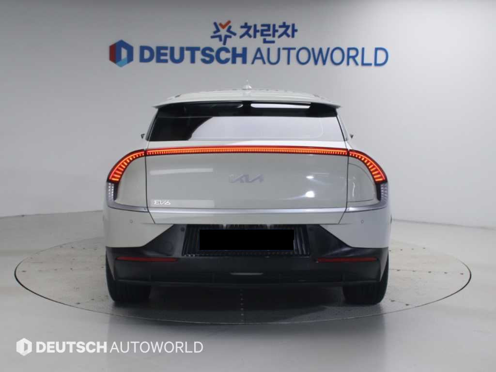 Kia EV6 — photo 04