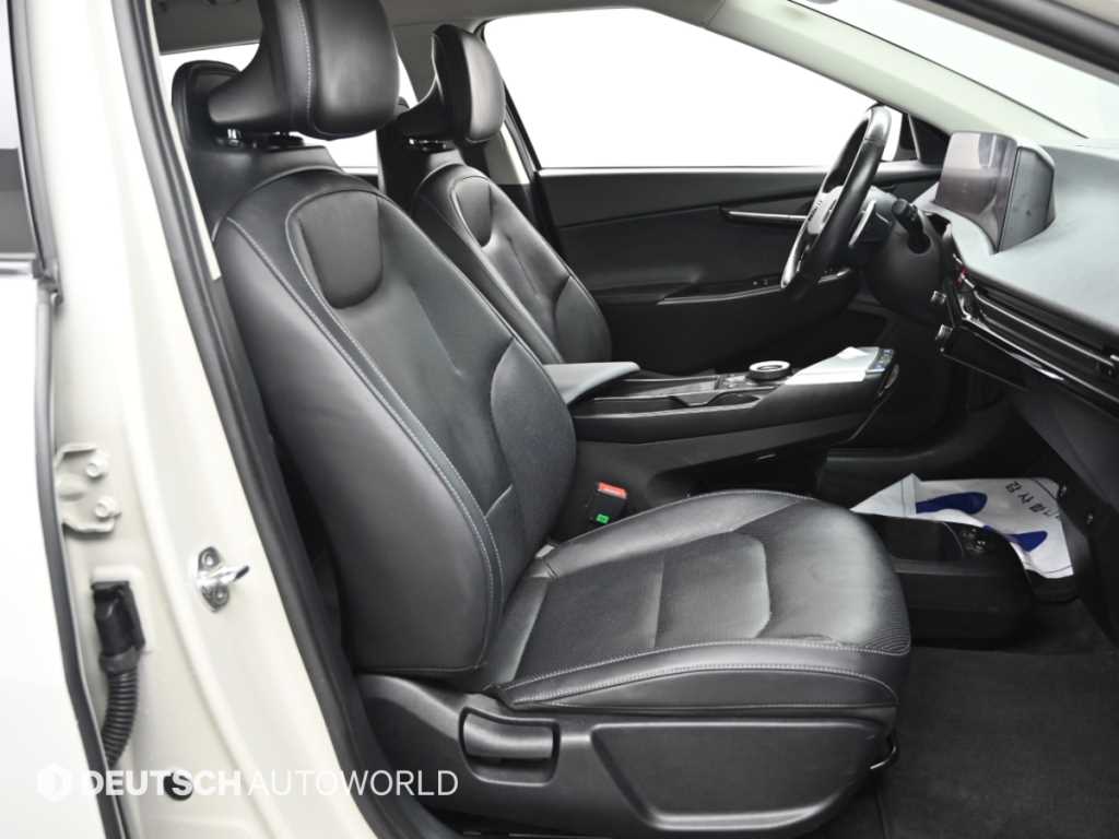 Kia EV6 — photo 10