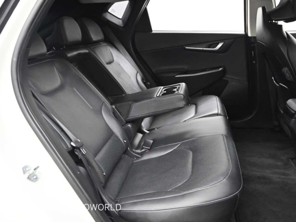Kia EV6 — photo 12
