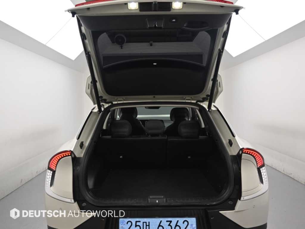 Kia EV6 — photo 19