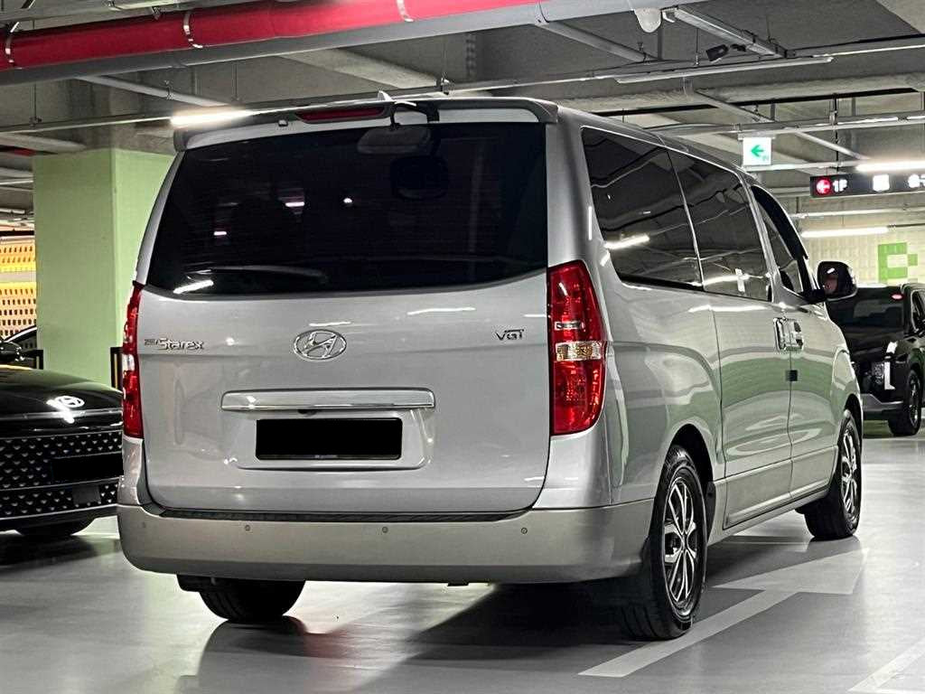 Hyundai Starex — photo 02