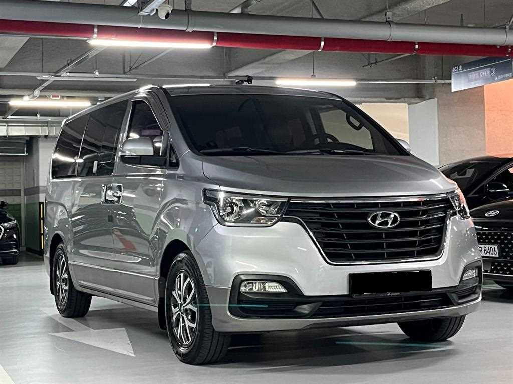 Hyundai Starex — photo 03