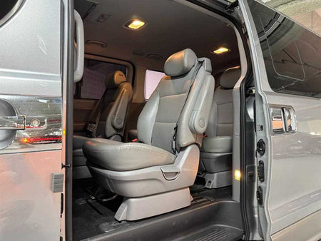 Hyundai Starex — photo 11