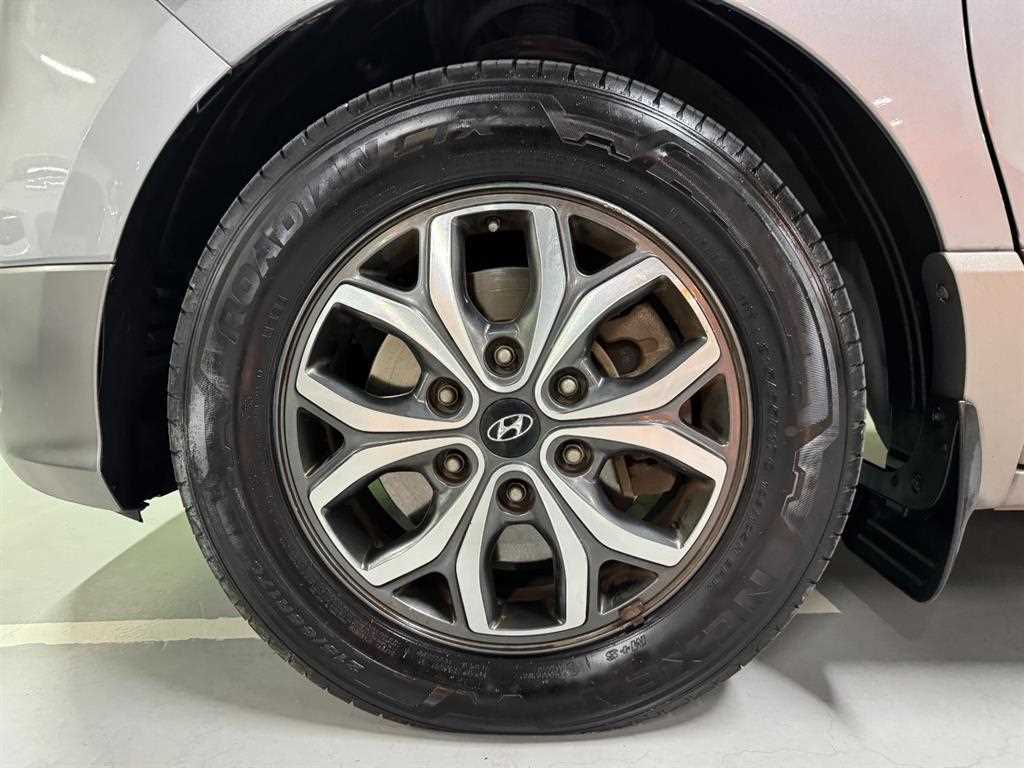 Hyundai Starex — photo 19