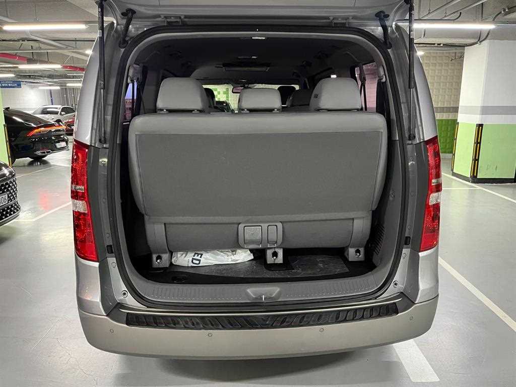 Hyundai Starex — photo 20