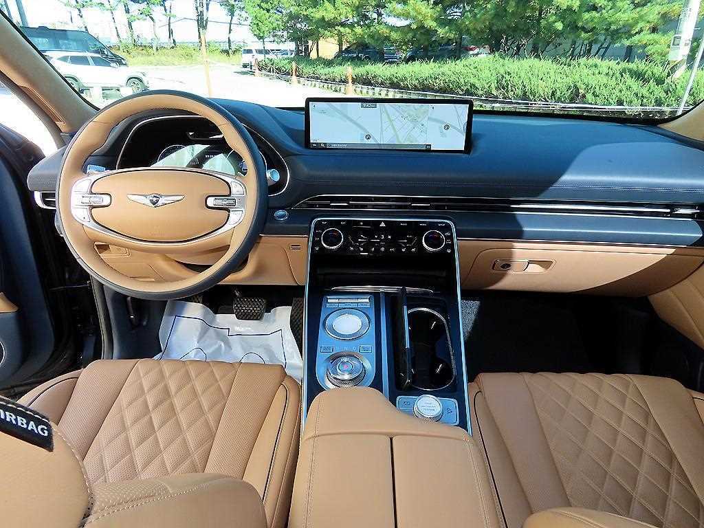Genesis GV80 — photo 07