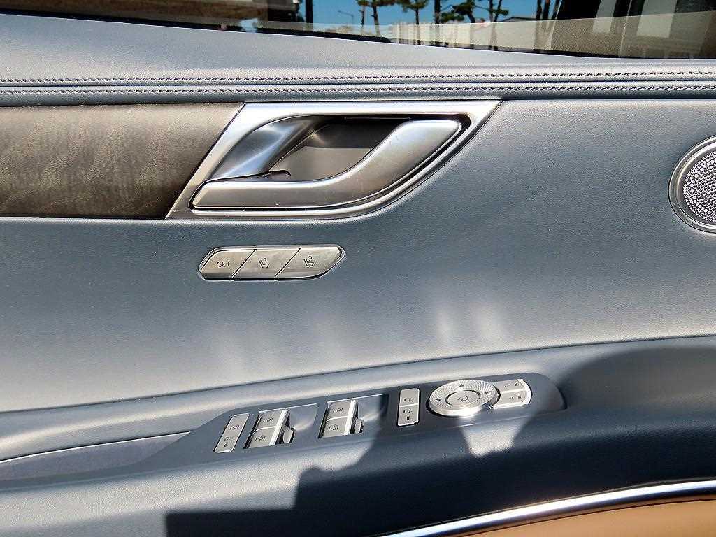 Genesis GV80 — photo 12