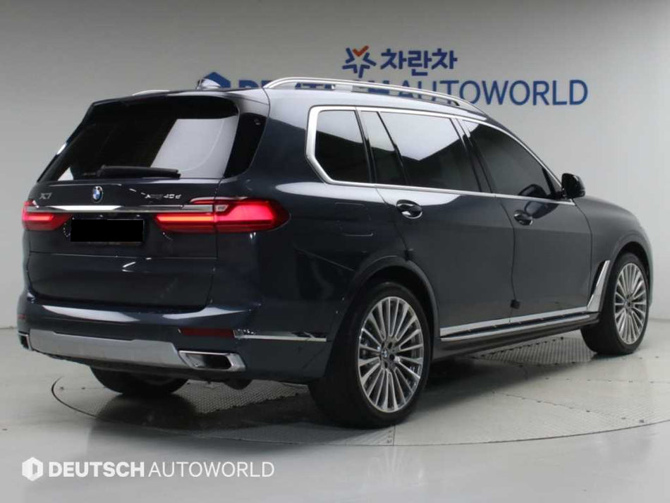 BMW X7 — photo 02
