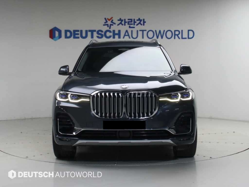 BMW X7 — photo 03