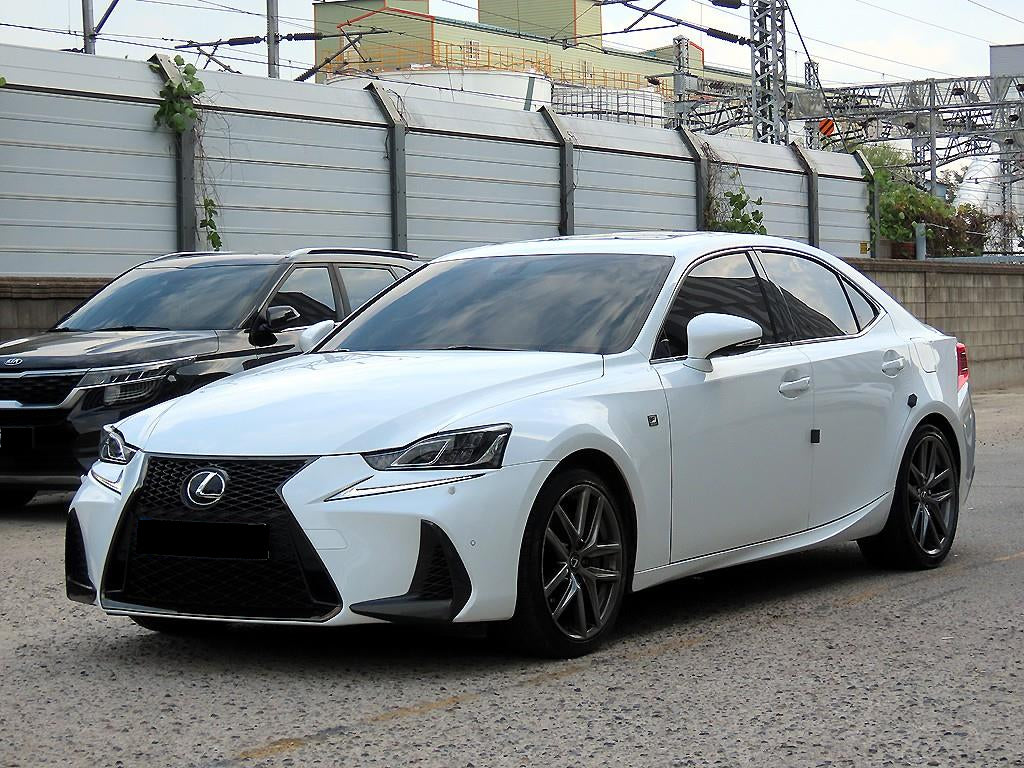 Lexus IS — photo 02