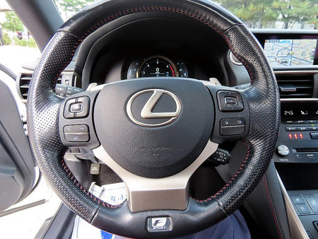 Lexus IS — photo 08