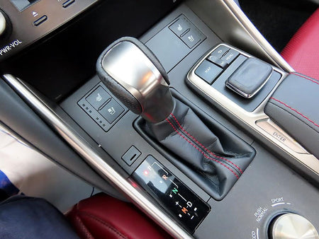 Lexus IS — photo 10